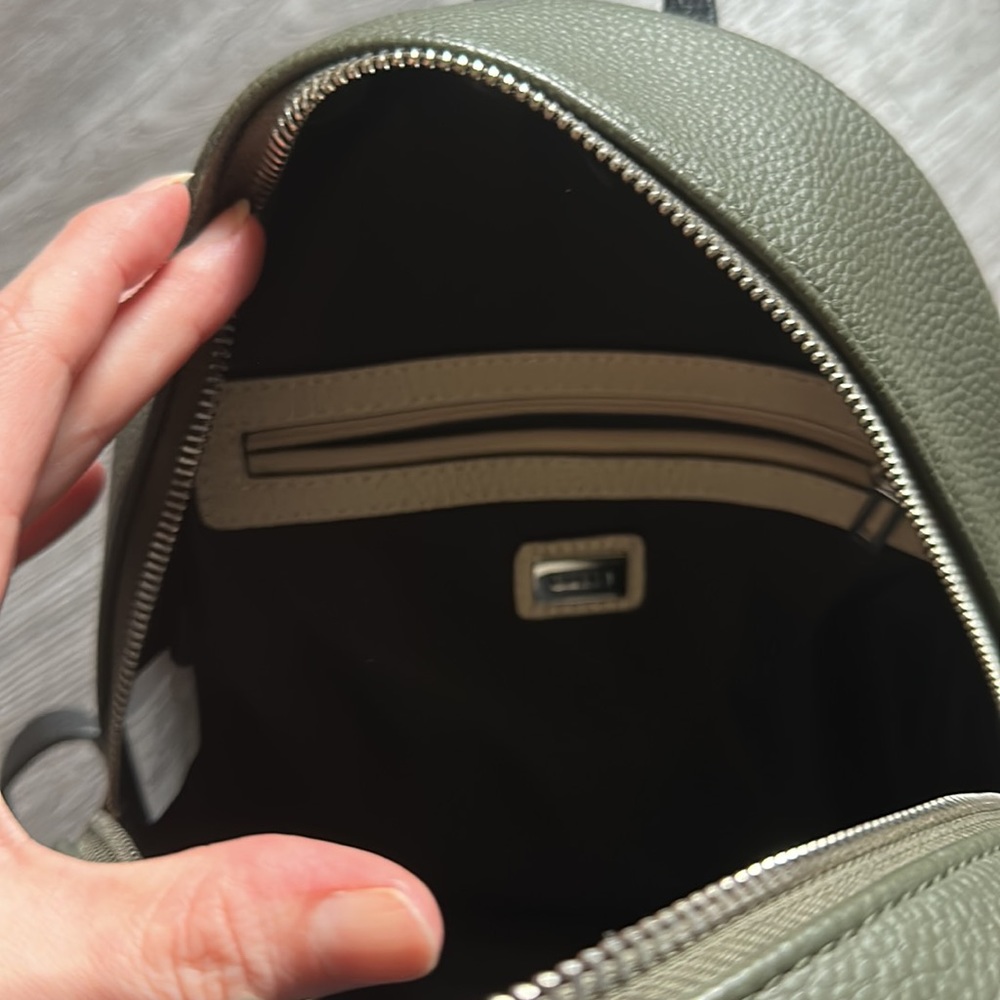 Guess Mini backpack - Picture 2 of 4